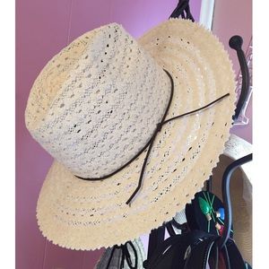 White lace fedora: 🚨 Final drop